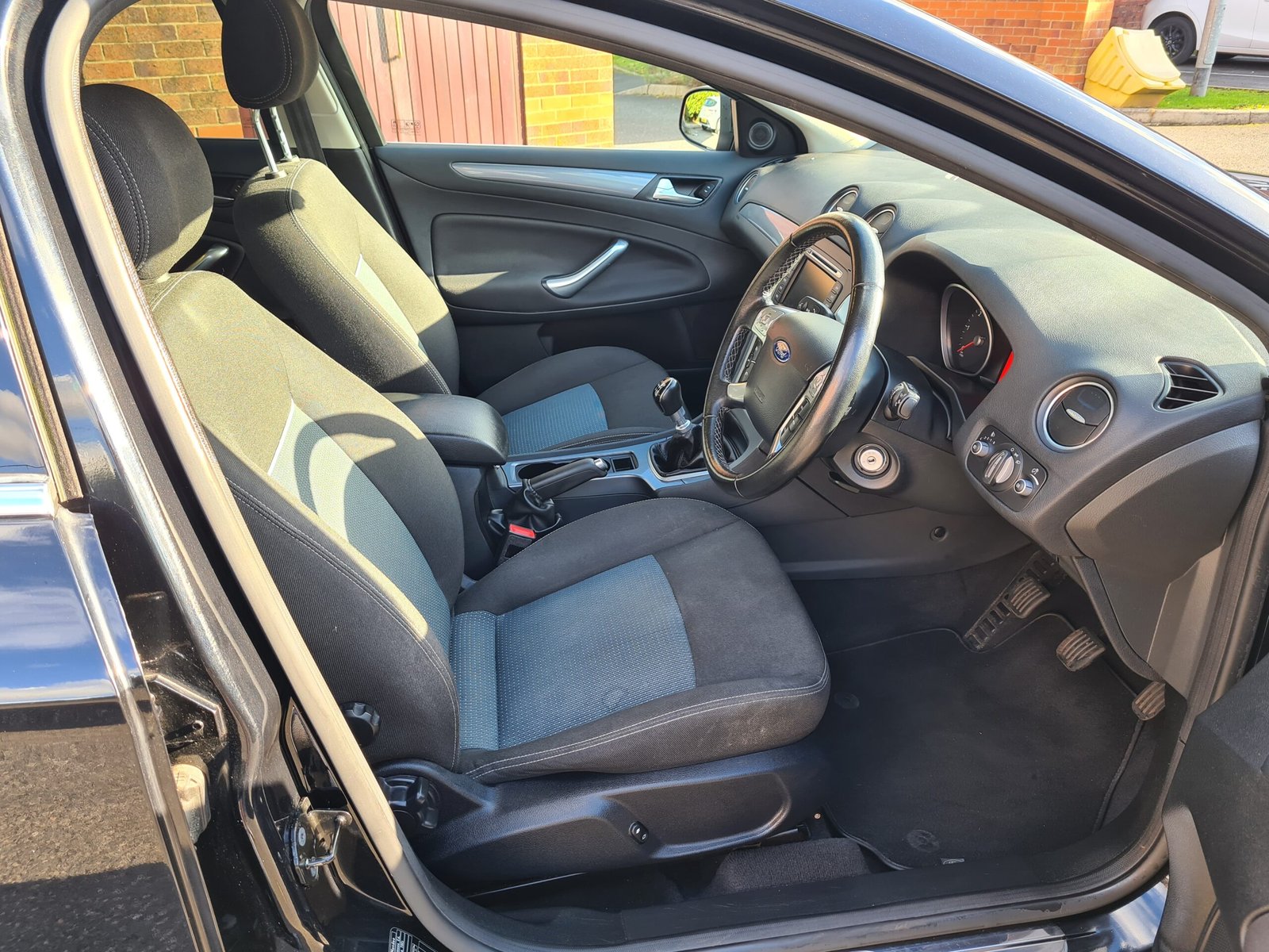 Ford Mondeo- Zetec Business Edition – 2.0 TDCi