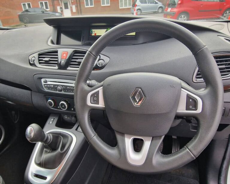 Renault Grand Scenic – DYNAMIQUE TOMTOM – 1.6 VVT