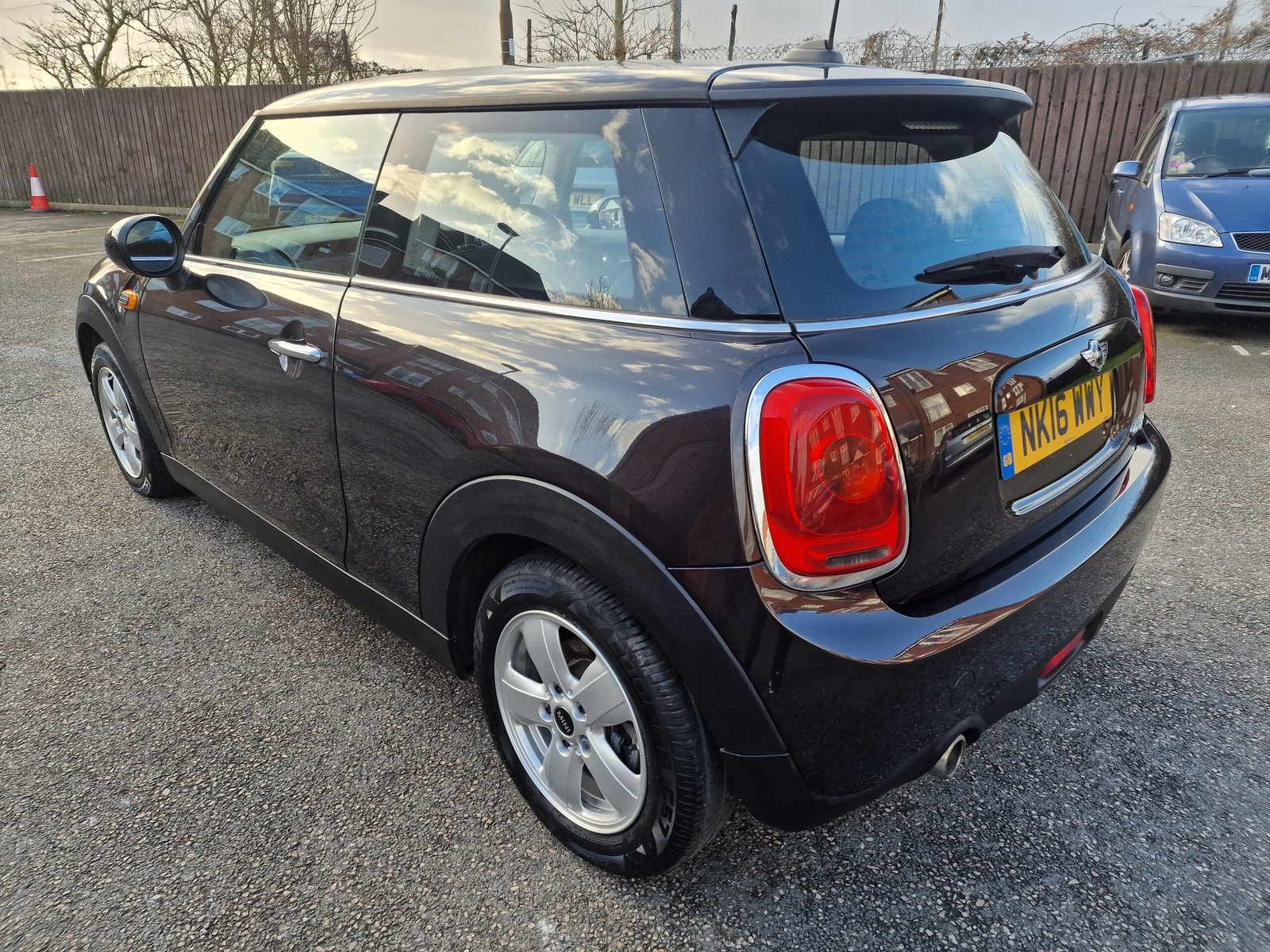 Mini Hatch – 1.5 Cooper D