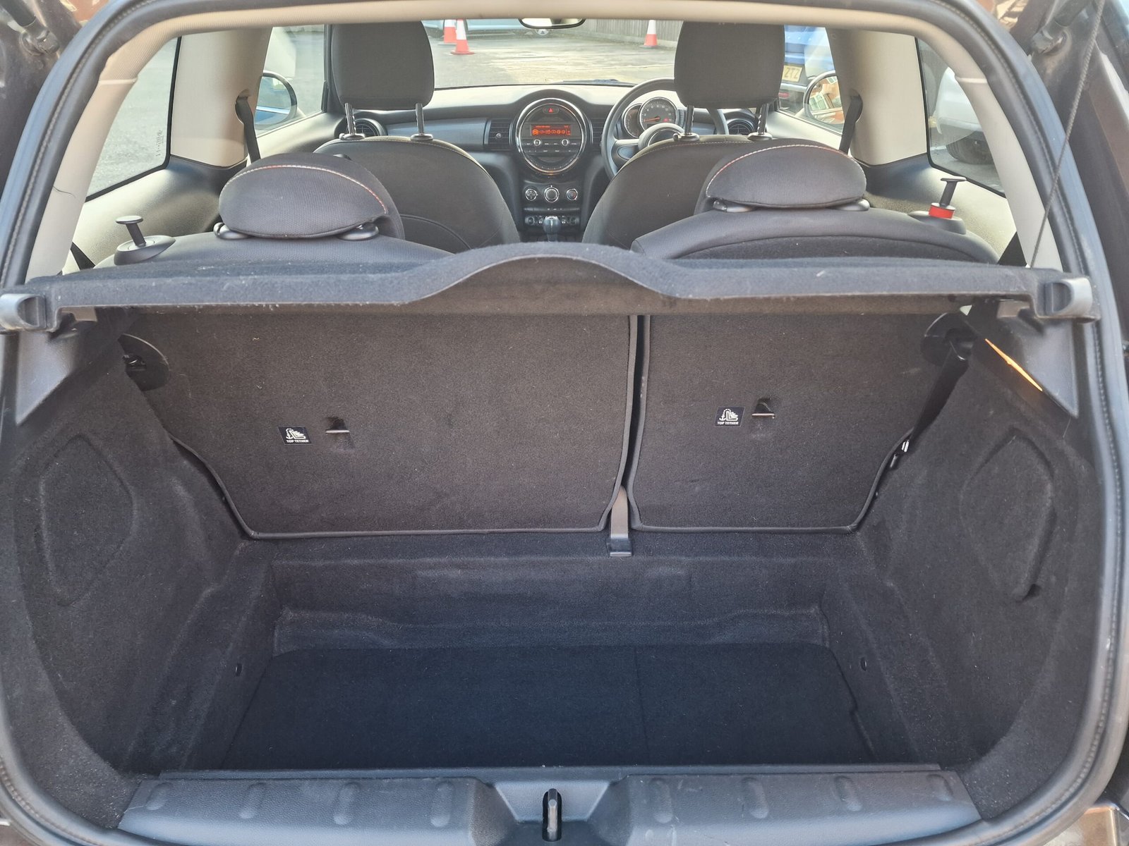 Mini Hatch – 1.5 Cooper D