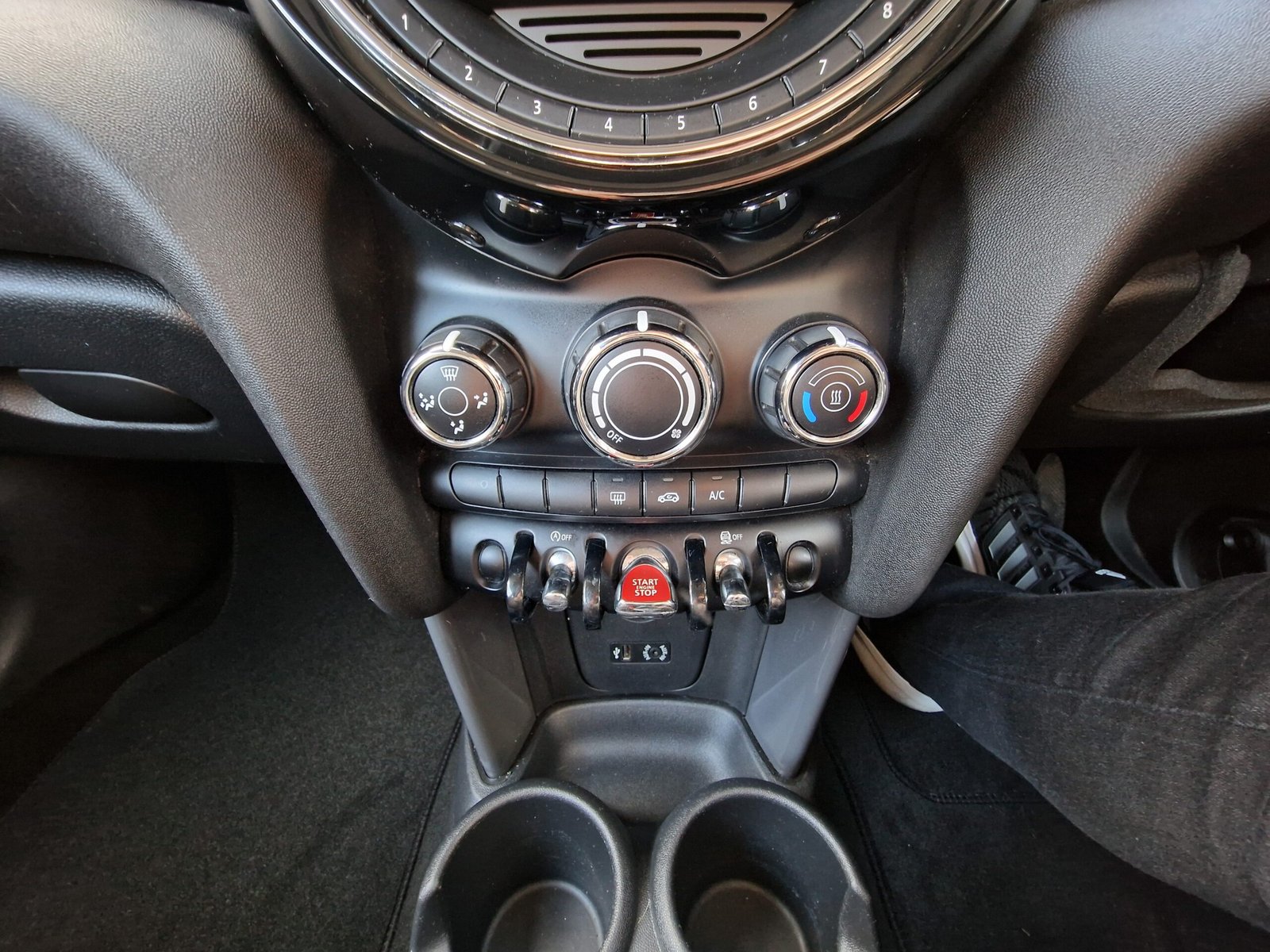 Mini Hatch – 1.5 Cooper D