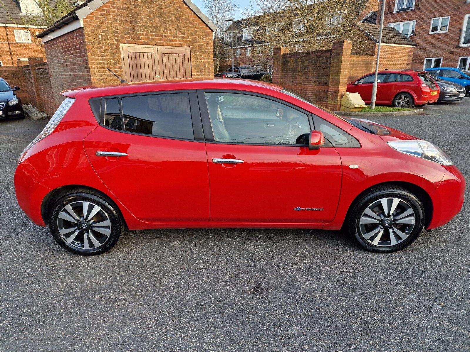 Nissan Leaf – Tekna – 80KW 24KWH AUTO