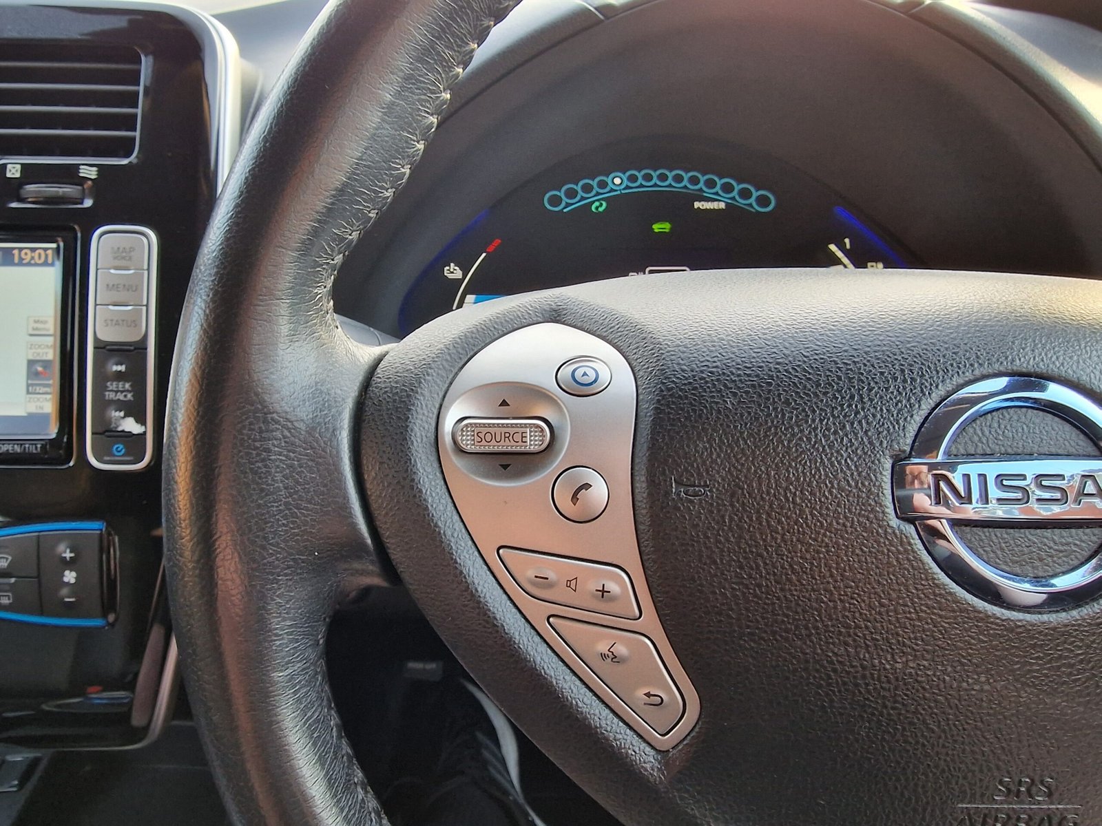 Nissan Leaf – Tekna – 80KW 24KWH AUTO
