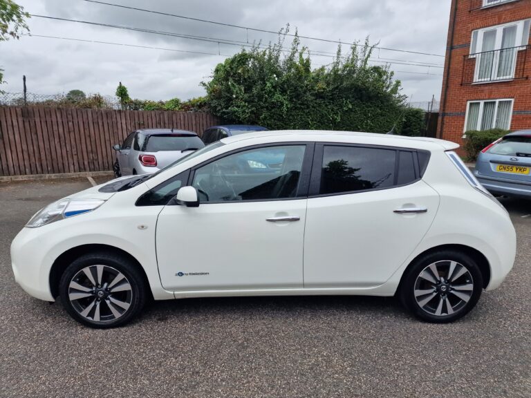 Nissan Leaf – 30kWh Tekna – AUTO