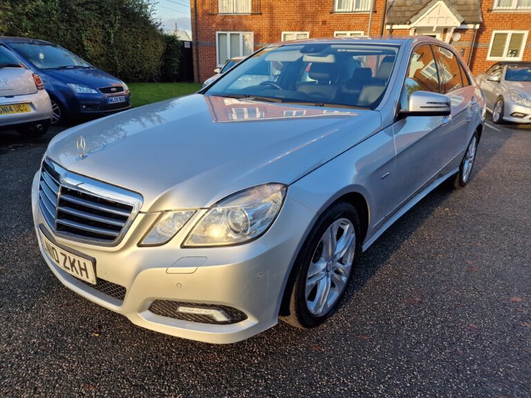 Mercedes-Benz E Class – 2.1 E250 CDI BlueEfficiency Avantgarde Saloon 4dr Diesel Tiptronic Euro 5 (204 ps)