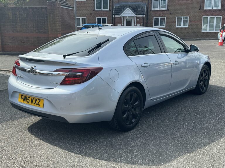 Vauxhall Insignia – 2.0 CDTi ecoFLEX SRi