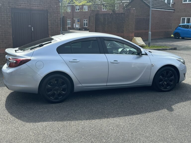 Vauxhall Insignia – 2.0 CDTi ecoFLEX SRi