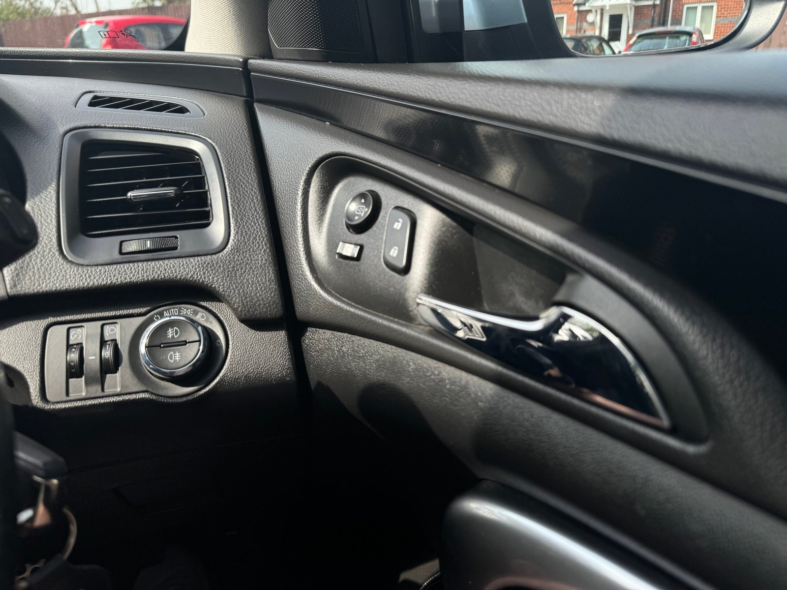 Vauxhall Insignia – 2.0 CDTi ecoFLEX SRi