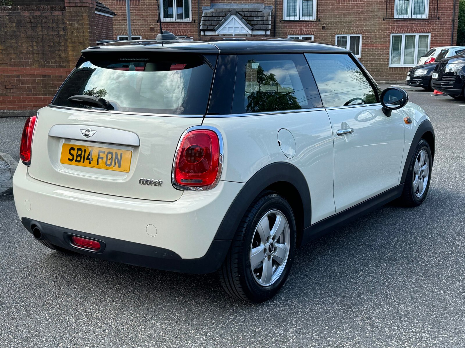 MINI Hatch – 1.5 Cooper Hatchback