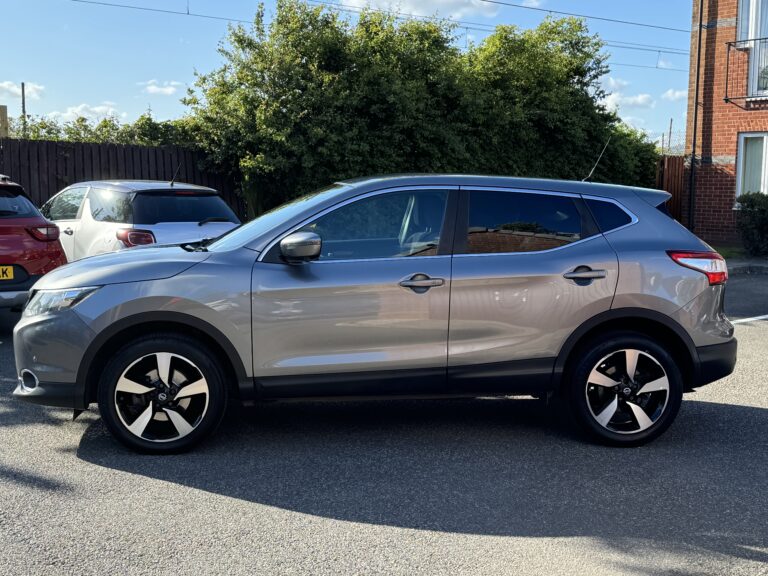 Nissan Qashqai – 1.2 DIG-T N-Connecta