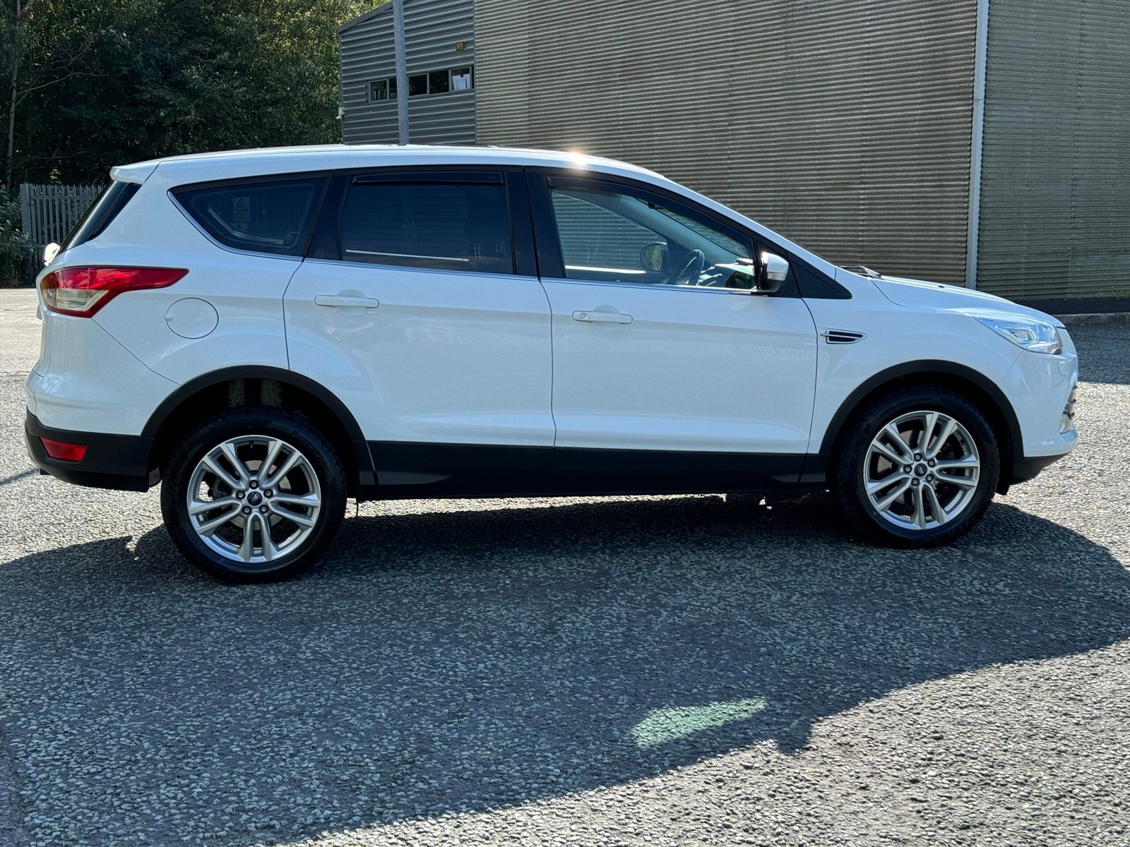 Ford Kuga – 2.0 TDCi Titanium X SUV 5dr Diesel Manual 2WD Euro 5 (140 ps)