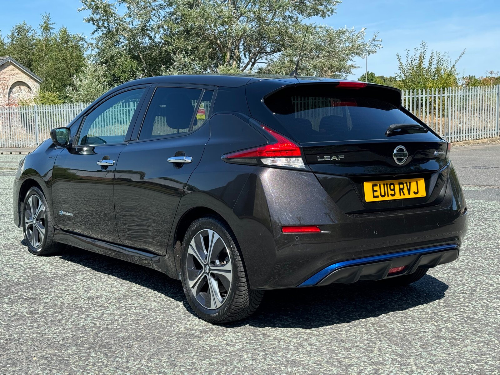 Nissan Leaf – 40kWh Tekna Hatchback 5dr Electric Auto (150 ps)