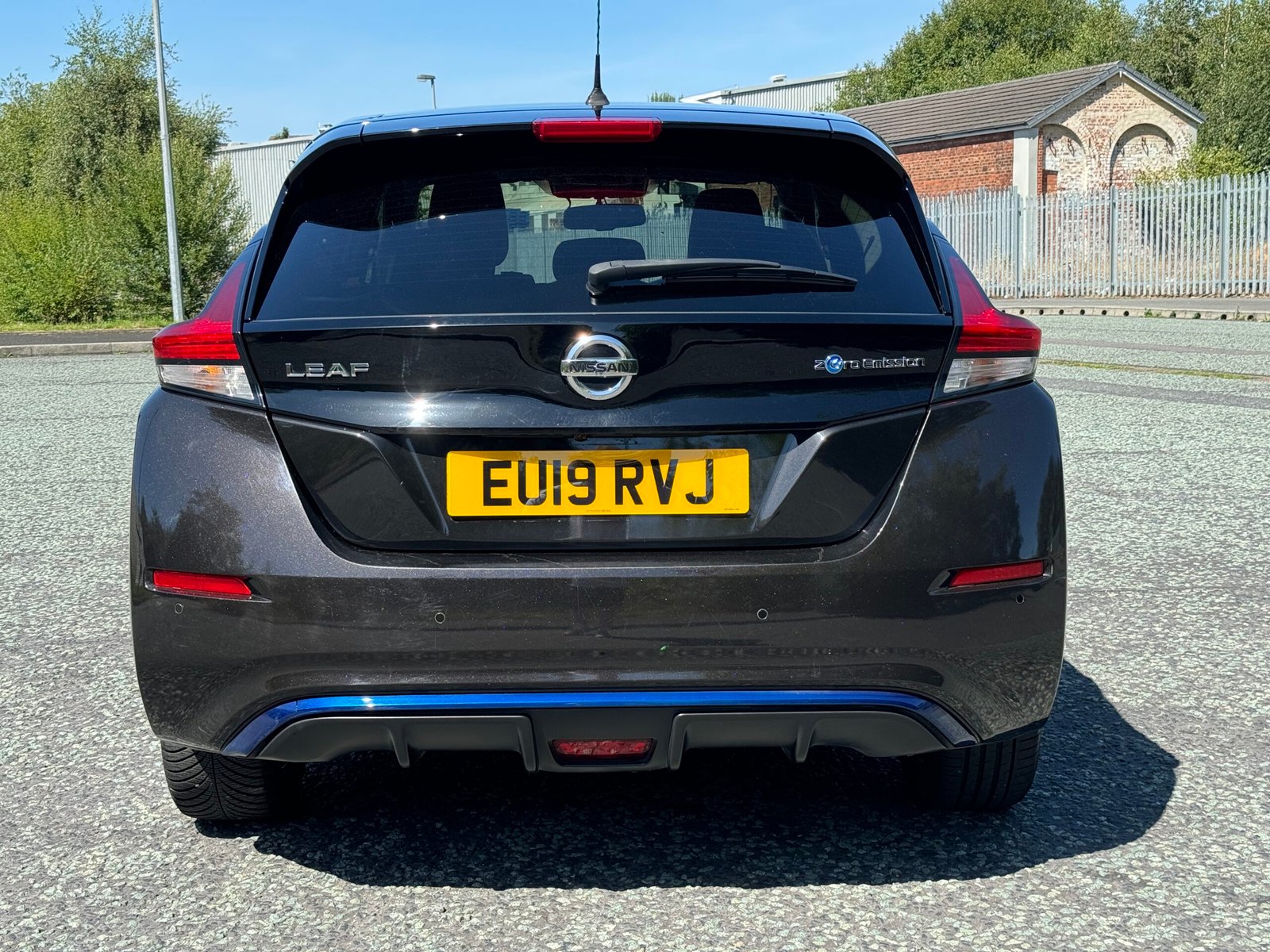 Nissan Leaf – 40kWh Tekna Hatchback 5dr Electric Auto (150 ps)