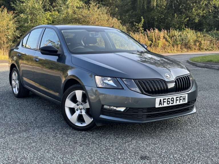 SKODA Octavia – 1.5 TSI ACT SE Drive Hatchback