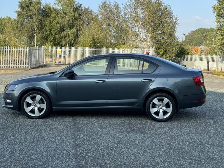 SKODA Octavia – 1.5 TSI ACT SE Drive Hatchback