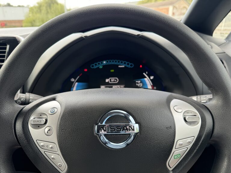 Nissan Leaf – 24kWh Acenta