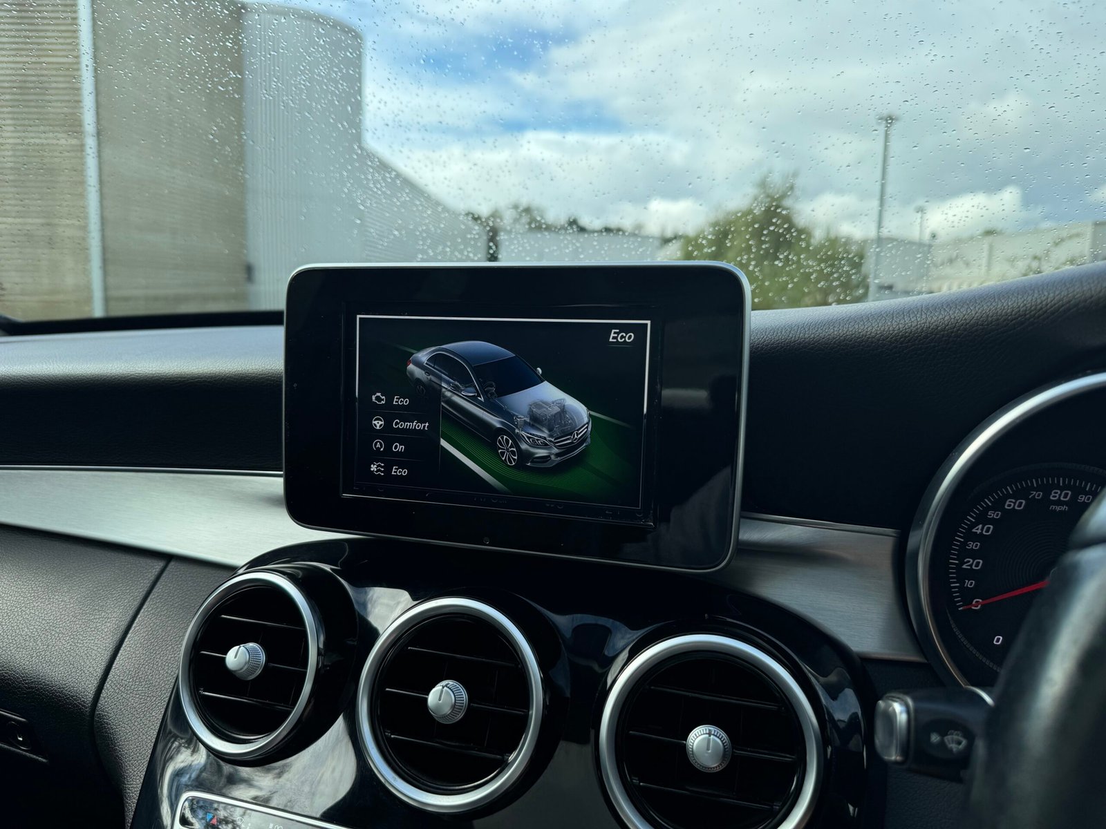 Mercedes-Benz – C Class 2.0 C200 Sport Saloon 4dr Petrol G-Tronic+