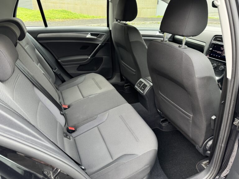 Volkswagen Golf – 1.0 TSI SE