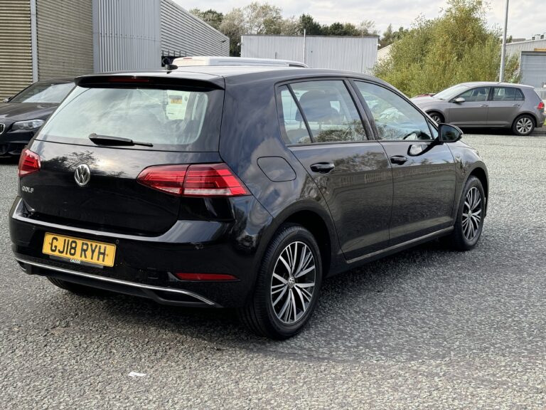 Volkswagen Golf – 1.0 TSI SE