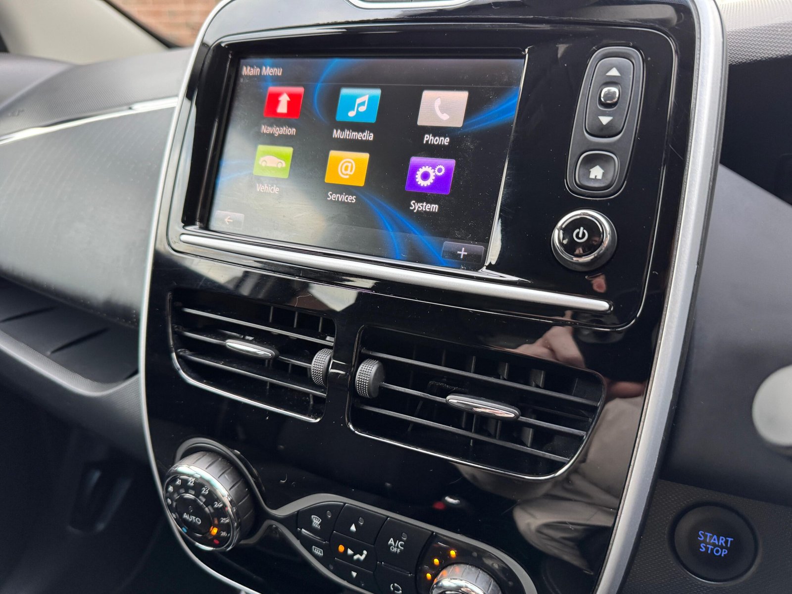 Renault ZOE – R90 41kWh Dynamique Nav (Battery Lease)