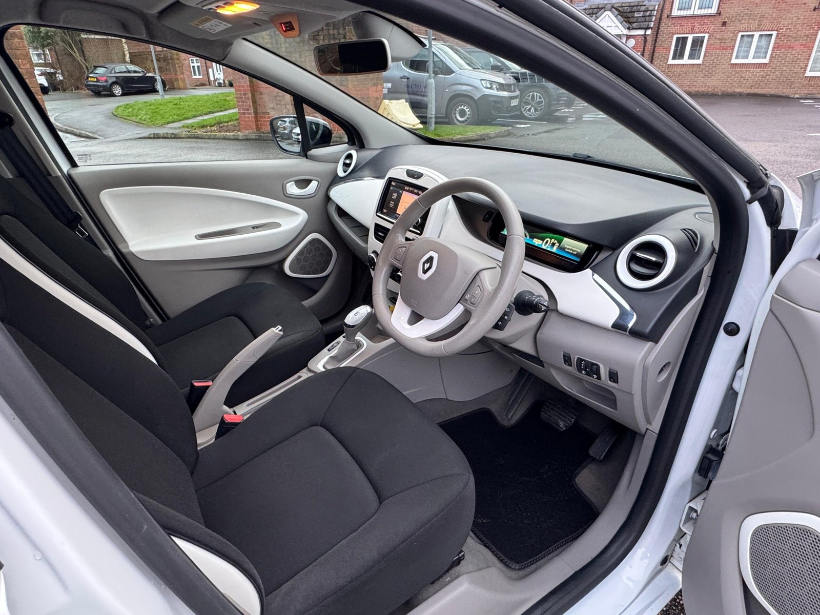 Renault ZOE – 22kWh Expression Nav