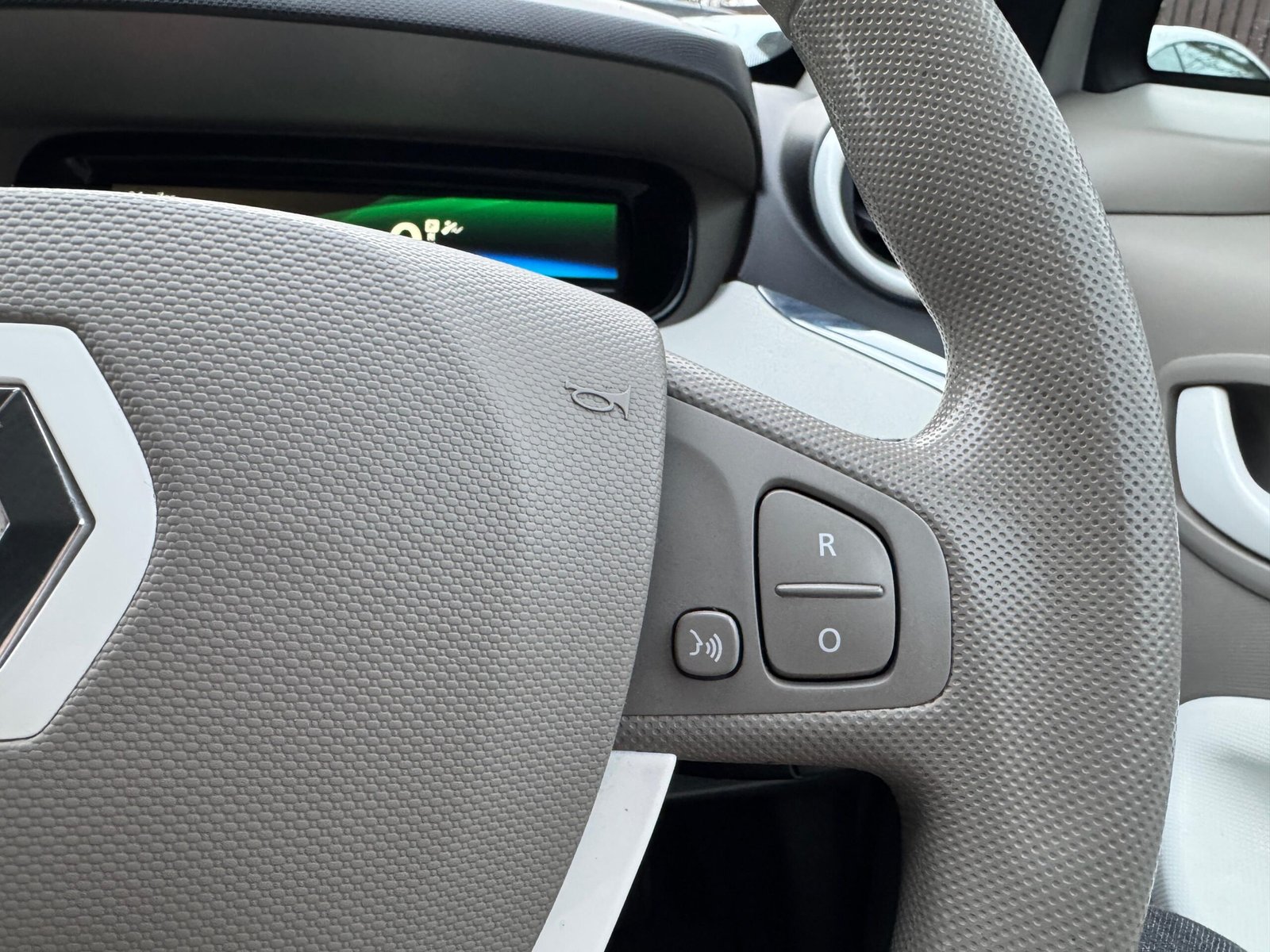 Renault ZOE – 22kWh Expression Nav