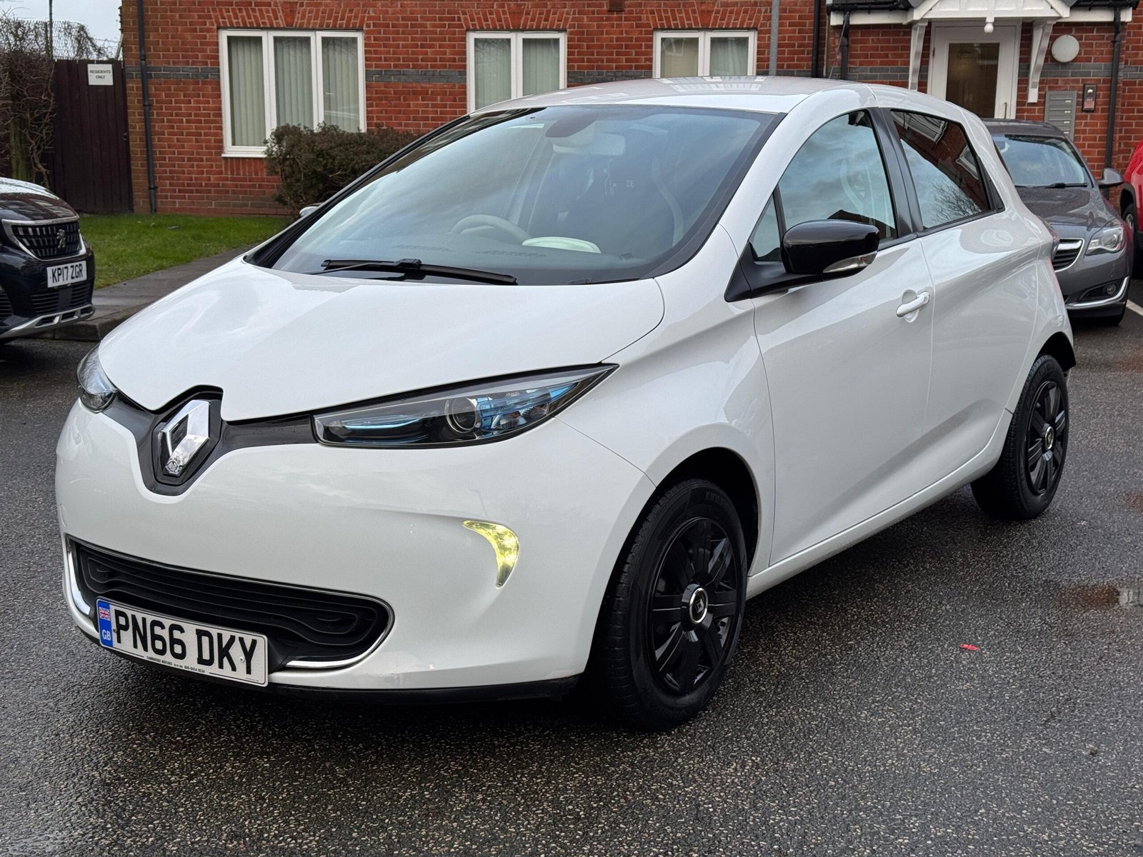Renault ZOE – 22kWh Expression Nav