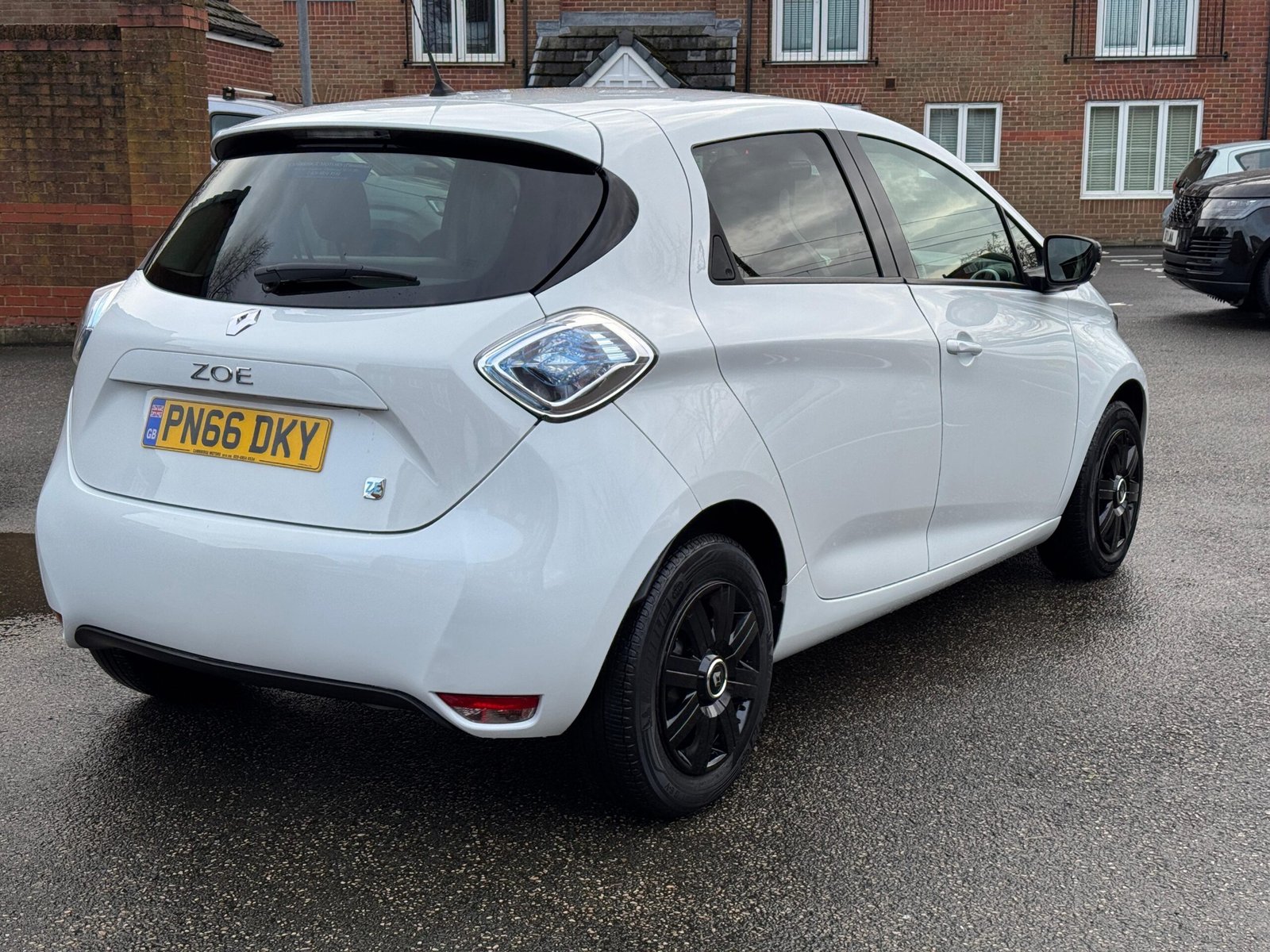 Renault ZOE – 22kWh Expression Nav