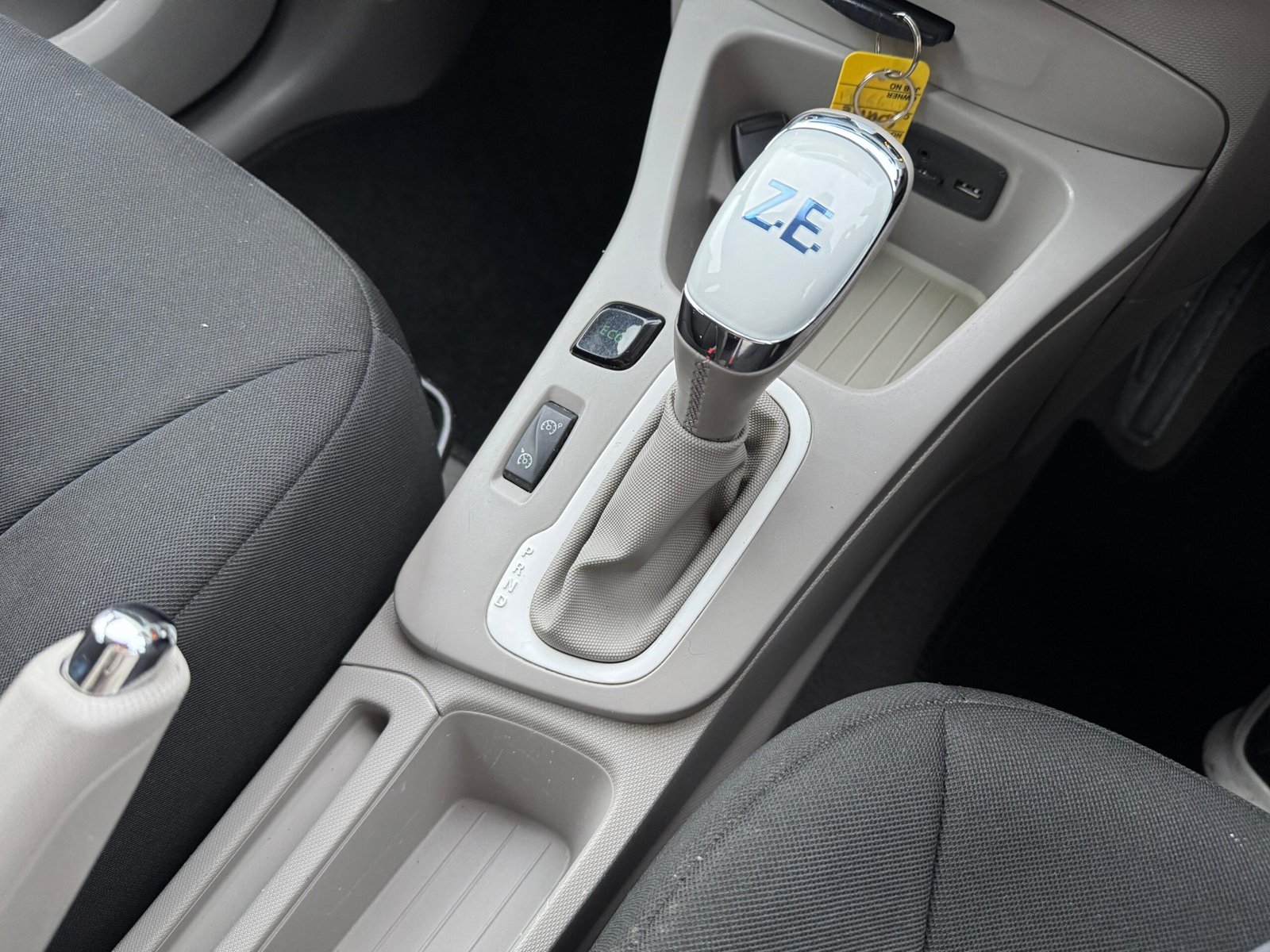 Renault ZOE – 22kWh Expression Nav