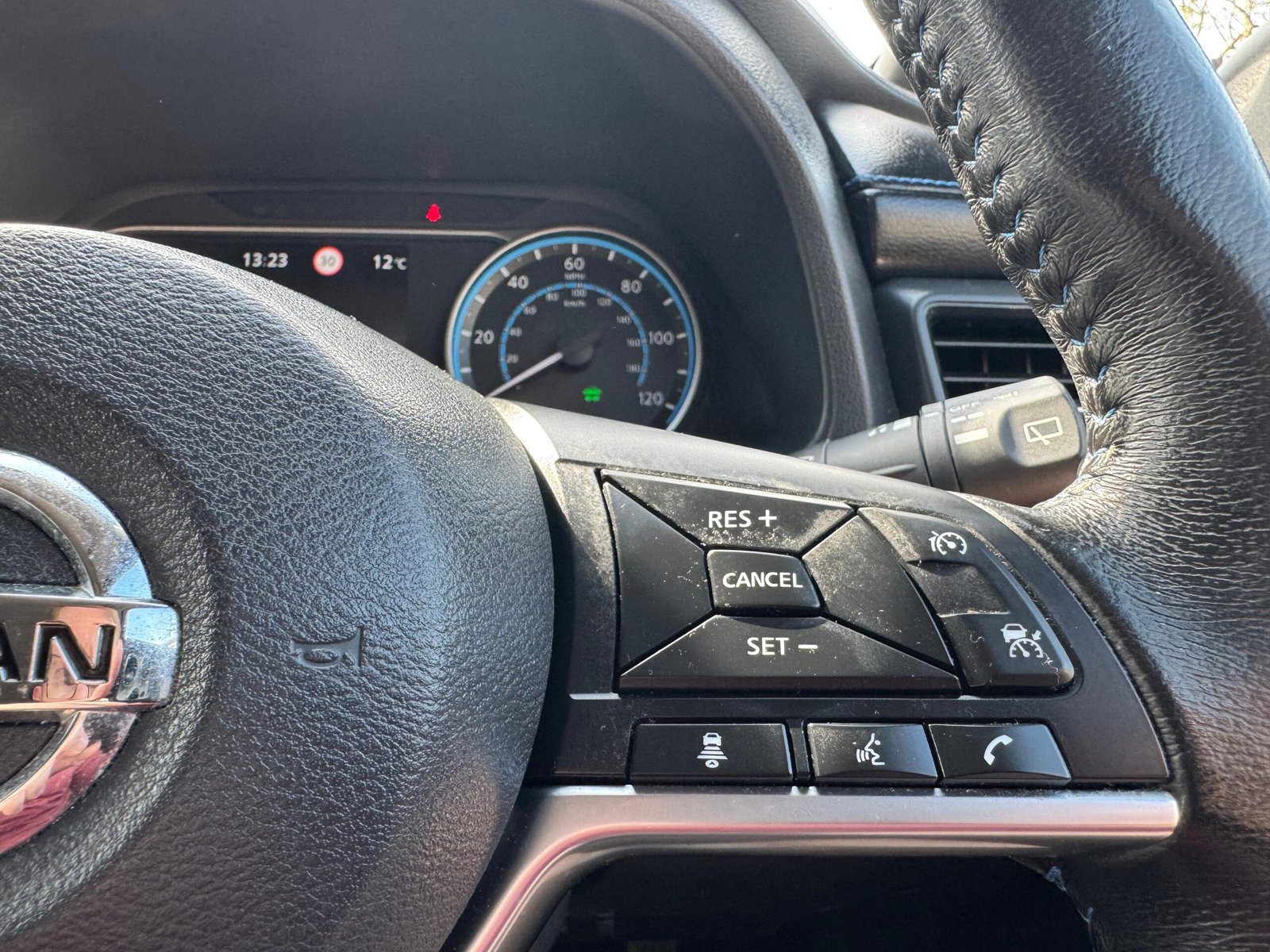 Nissan Leaf – 40kWh N-Connecta Hatchback