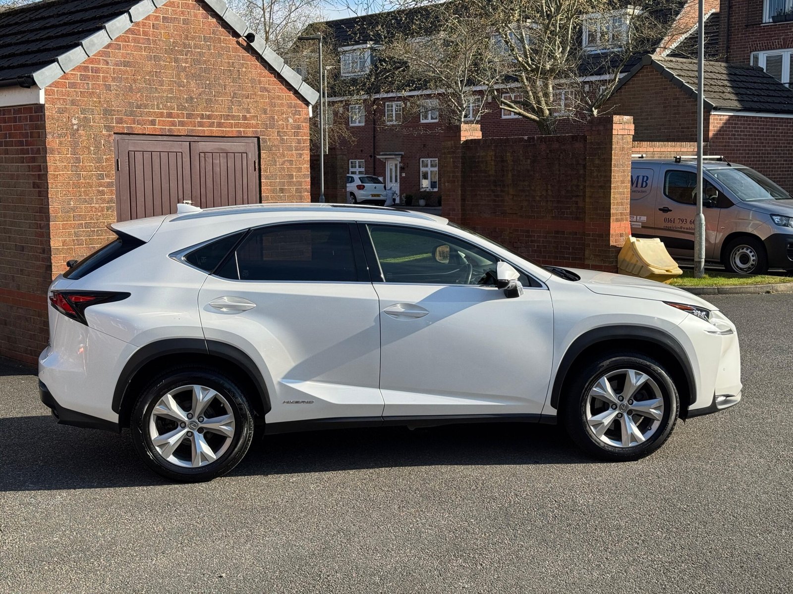 Lexus NX – 2.5 300h Premier SUV 5dr Petrol Hybrid E-CVT 4WD