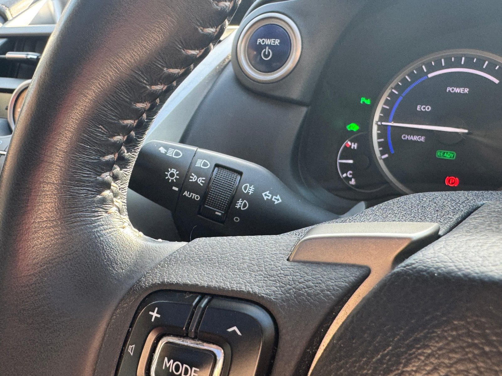 Lexus NX – 2.5 300h Premier SUV 5dr Petrol Hybrid E-CVT 4WD