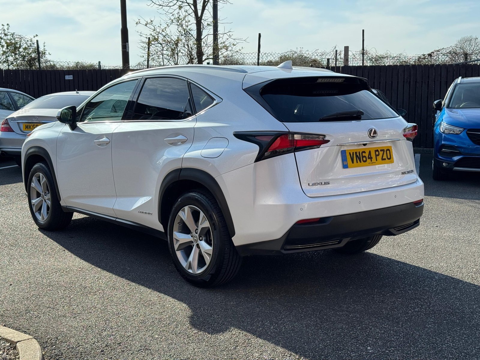 Lexus NX – 2.5 300h Premier SUV 5dr Petrol Hybrid E-CVT 4WD