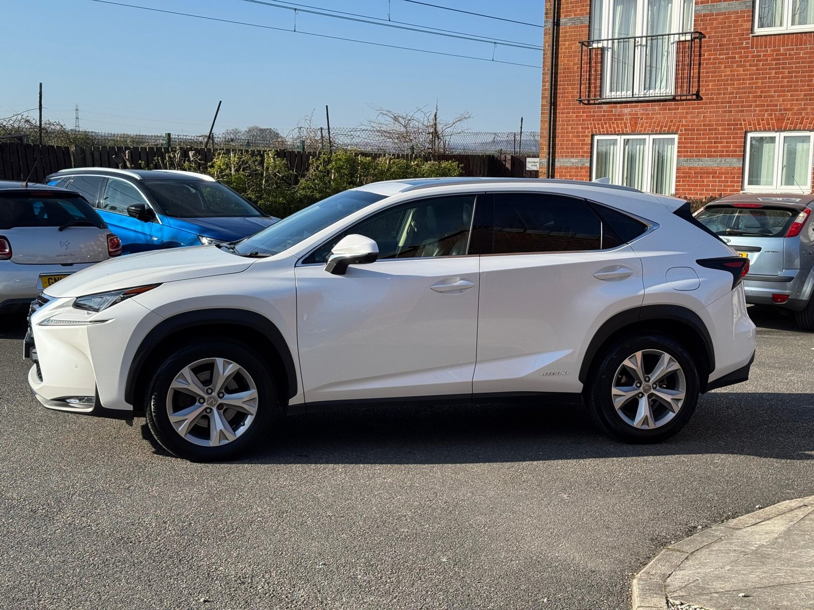 Lexus NX – 2.5 300h Premier SUV 5dr Petrol Hybrid E-CVT 4WD