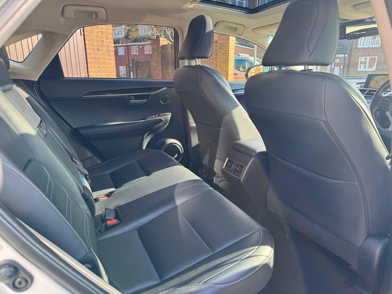 Lexus NX – 2.5 300h Premier SUV 5dr Petrol Hybrid E-CVT 4WD