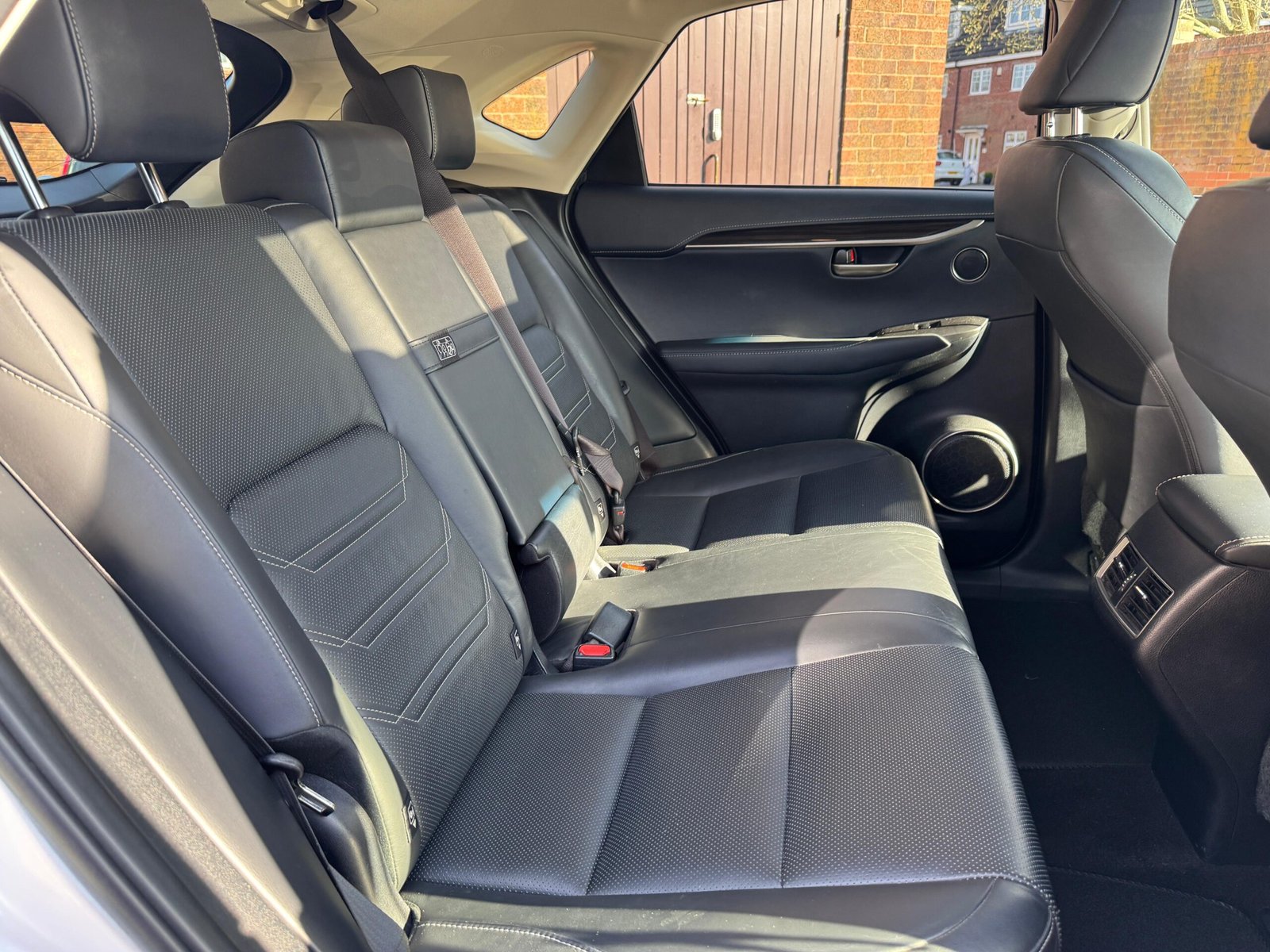 Lexus NX – 2.5 300h Premier SUV 5dr Petrol Hybrid E-CVT 4WD