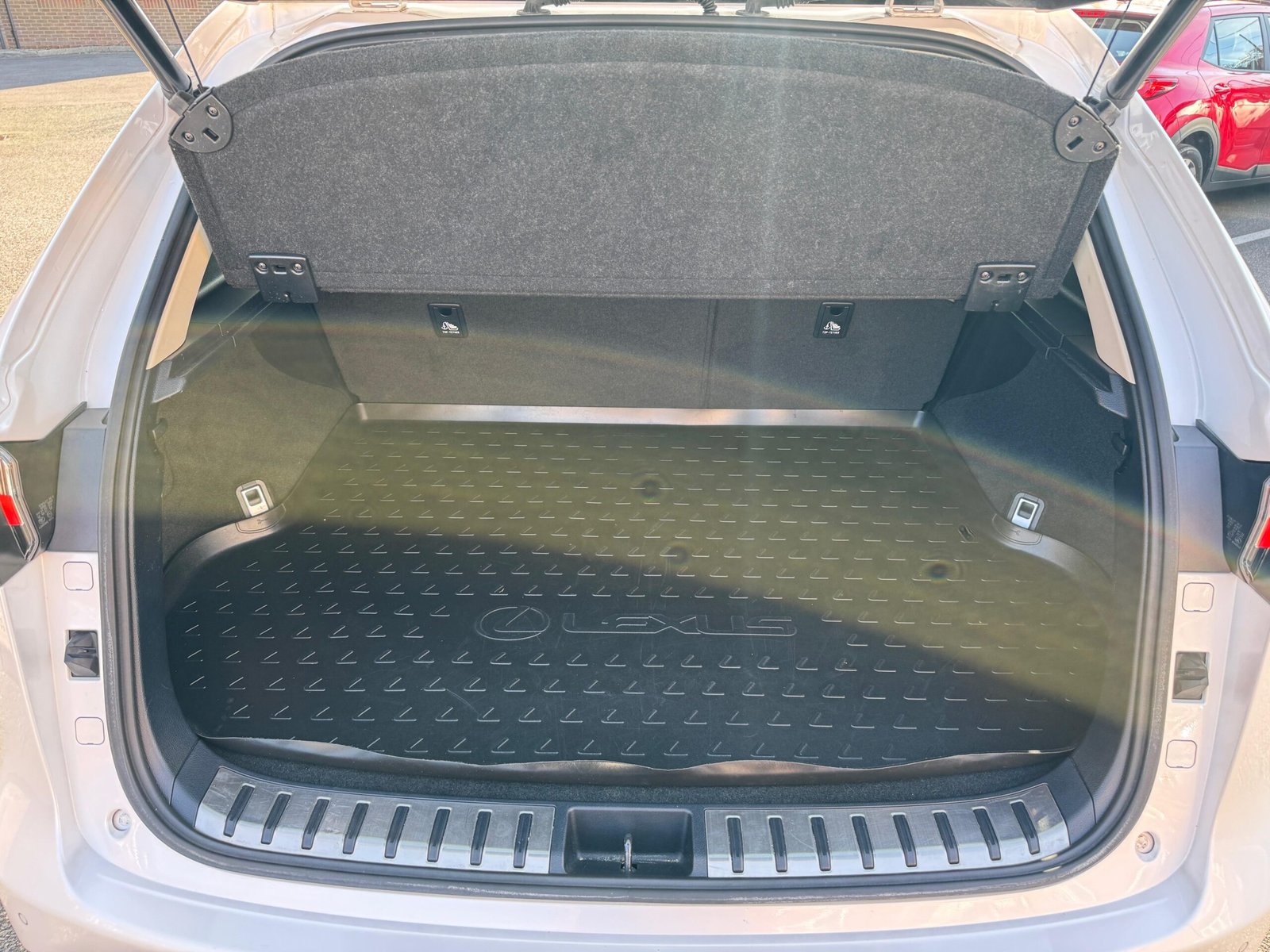 Lexus NX – 2.5 300h Premier SUV 5dr Petrol Hybrid E-CVT 4WD