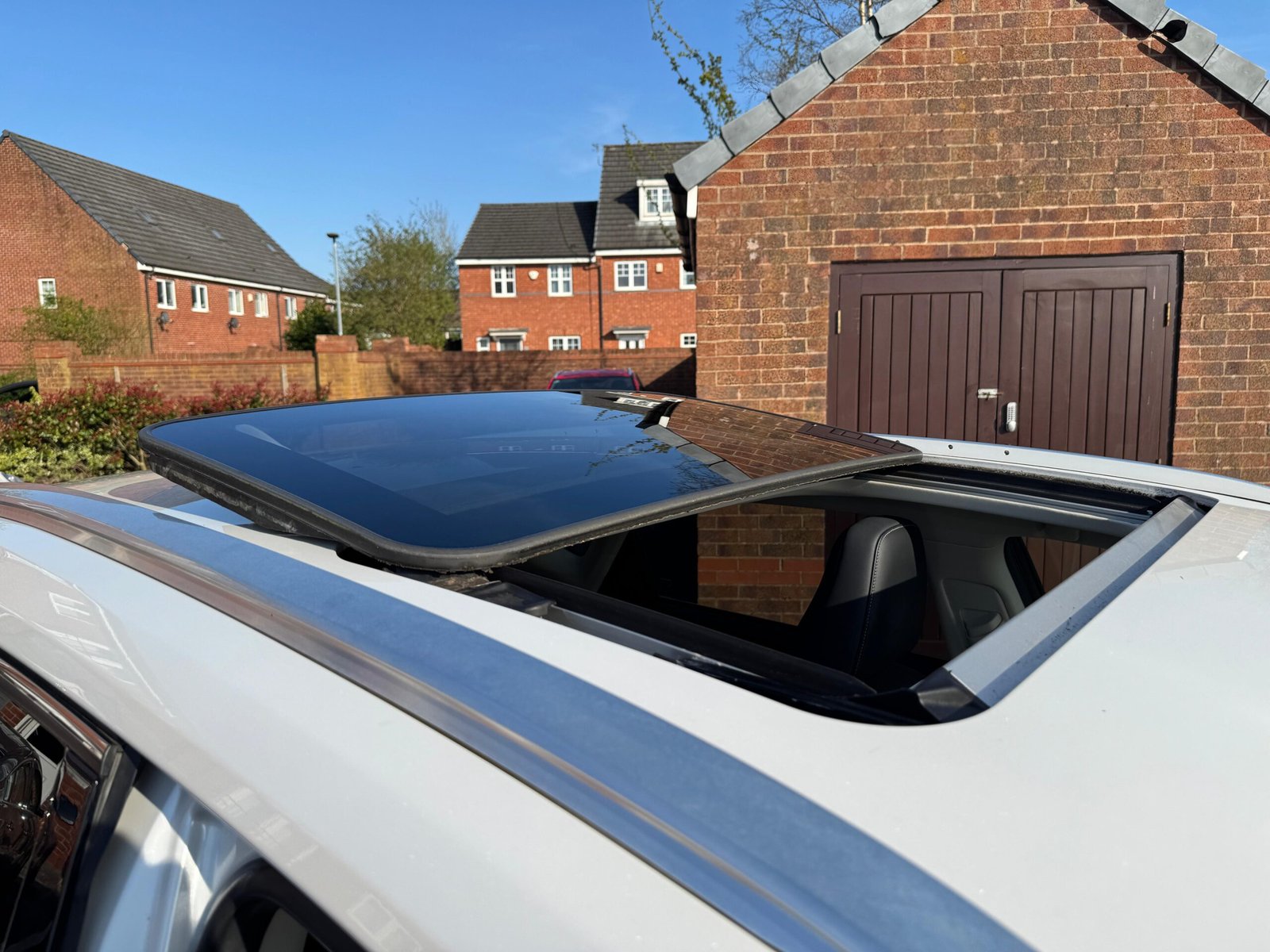 Lexus NX – 2.5 300h Premier SUV 5dr Petrol Hybrid E-CVT 4WD