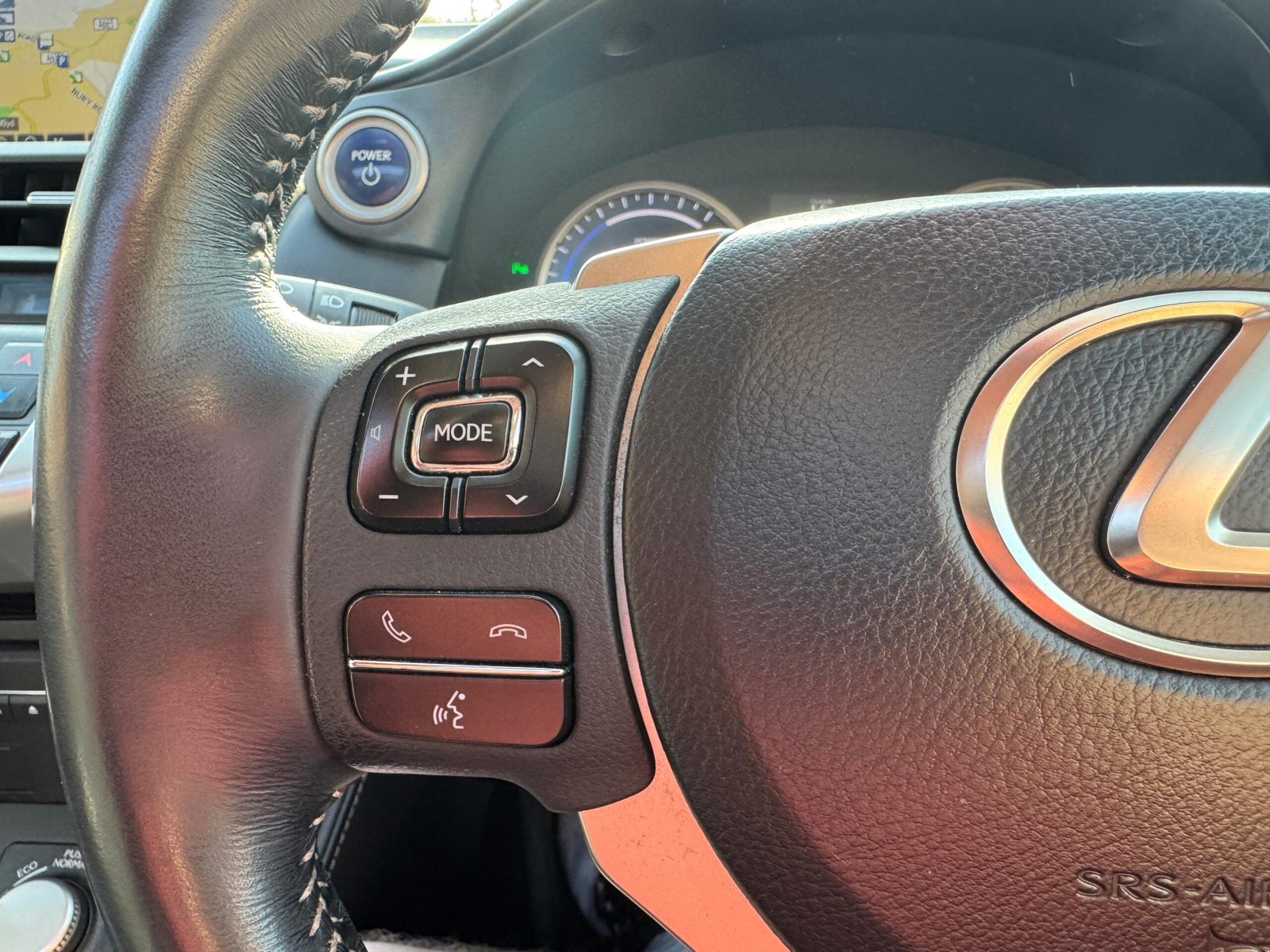 Lexus NX – 2.5 300h Premier SUV 5dr Petrol Hybrid E-CVT 4WD