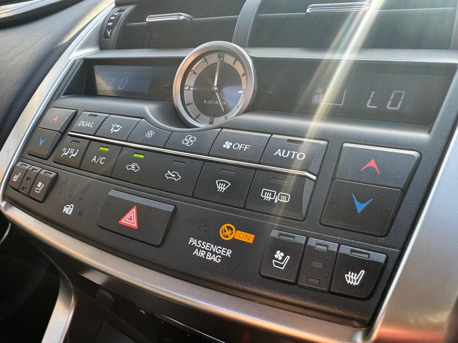 Lexus NX – 2.5 300h Premier SUV 5dr Petrol Hybrid E-CVT 4WD