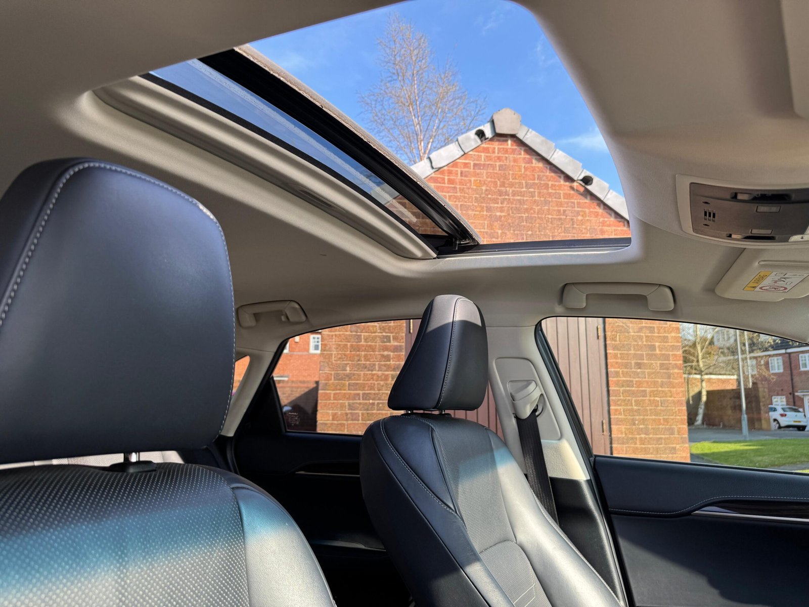 Lexus NX – 2.5 300h Premier SUV 5dr Petrol Hybrid E-CVT 4WD