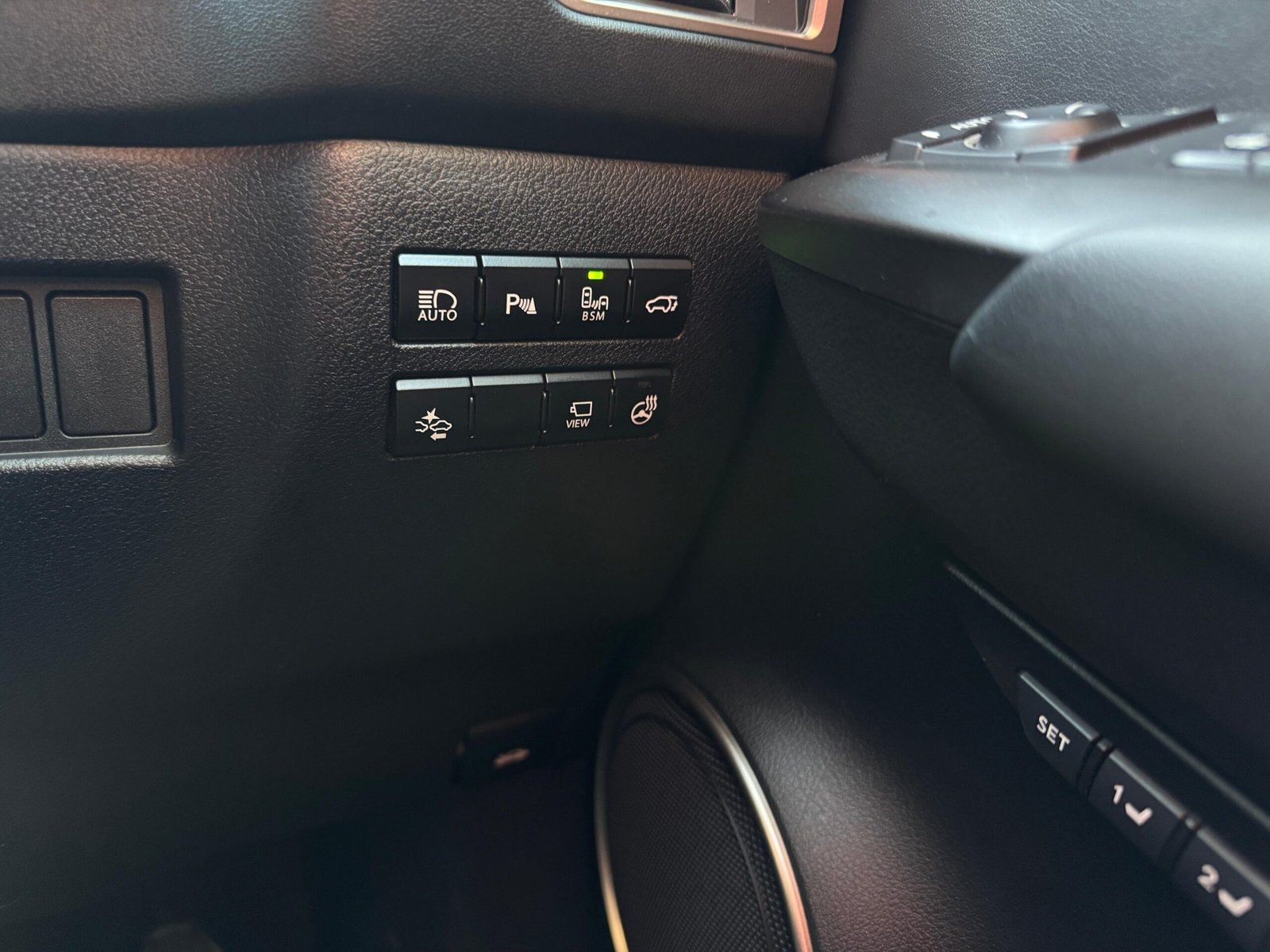 Lexus NX – 2.5 300h Premier SUV 5dr Petrol Hybrid E-CVT 4WD