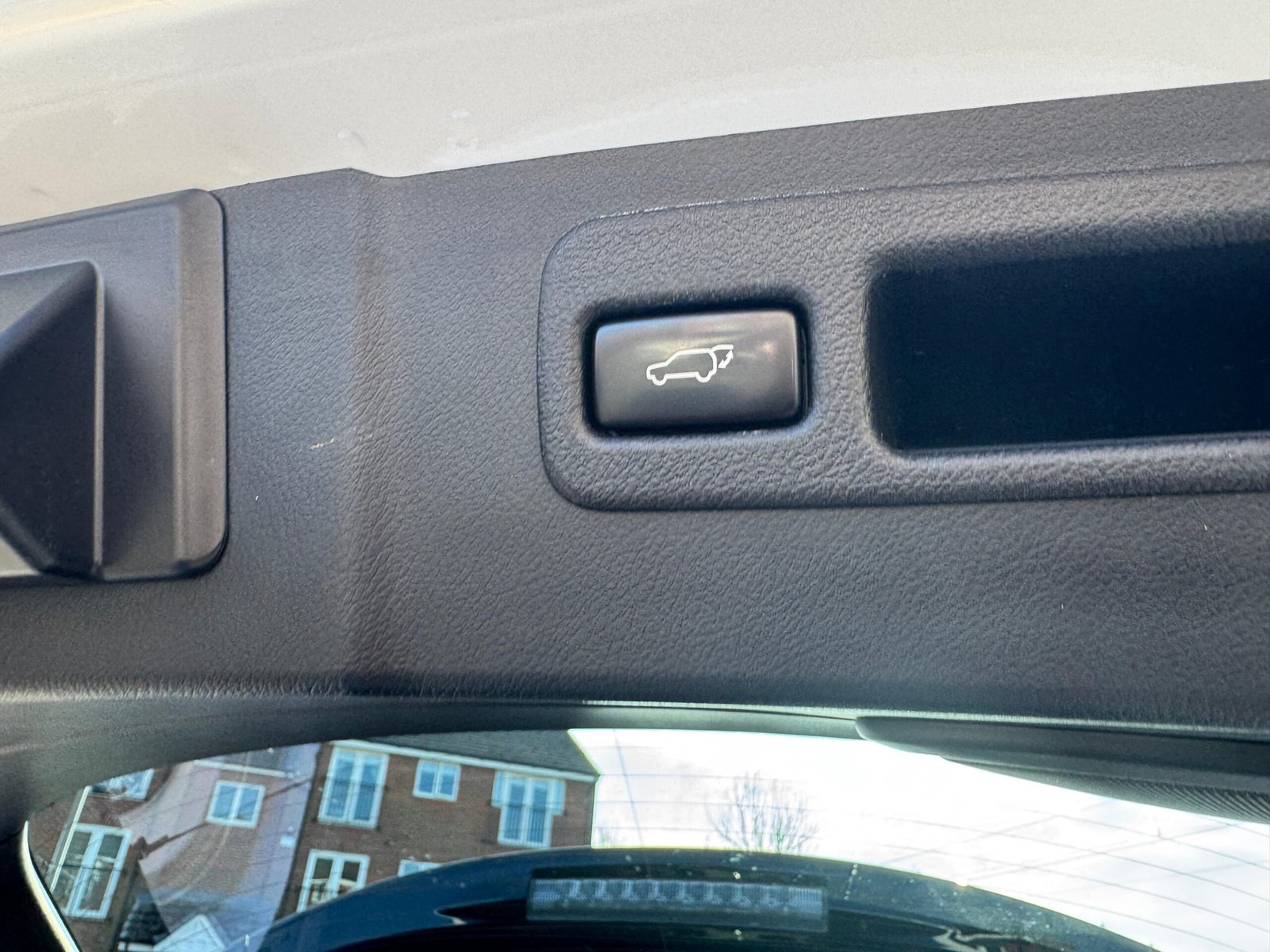 Lexus NX – 2.5 300h Premier SUV 5dr Petrol Hybrid E-CVT 4WD