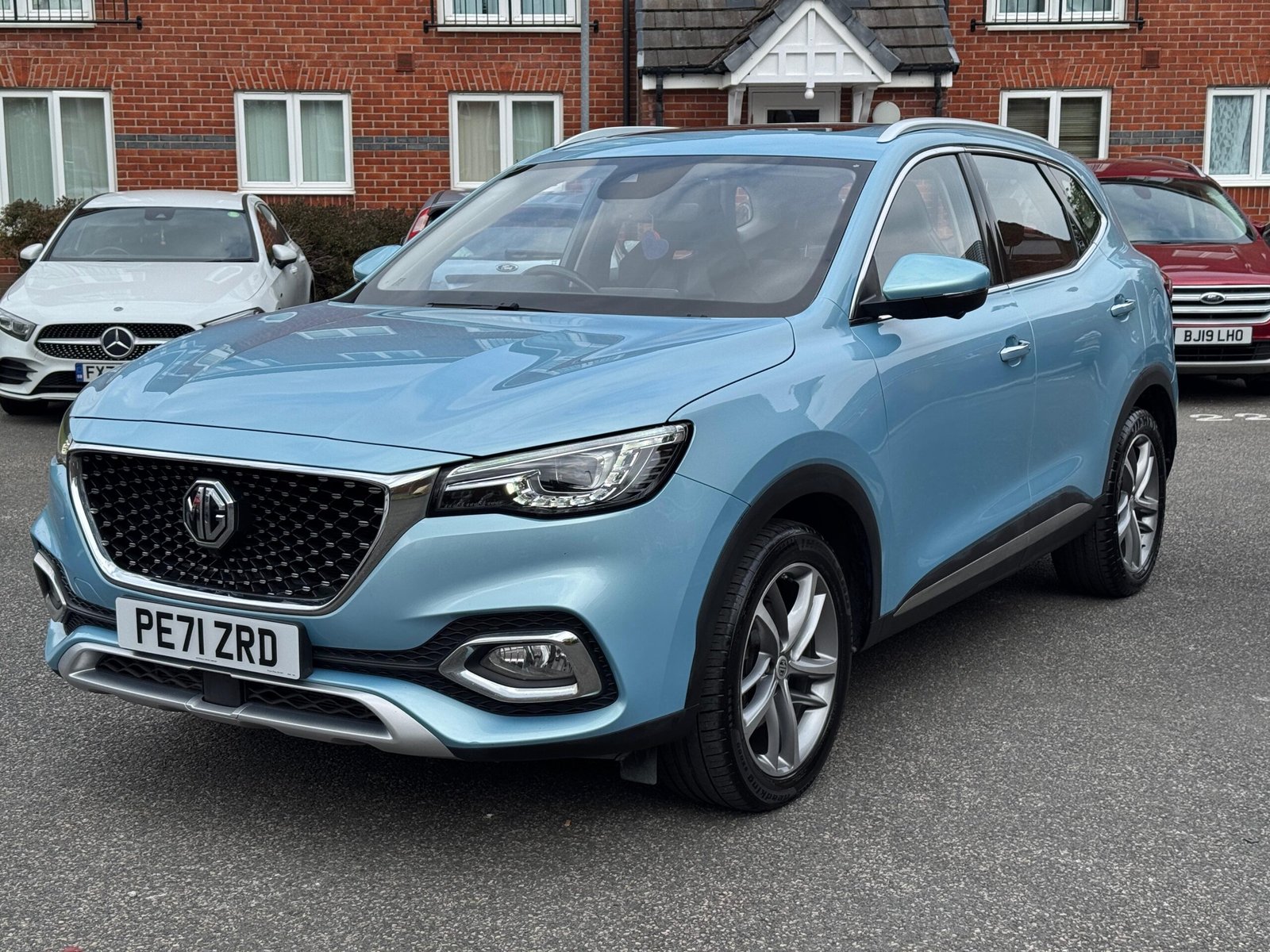 MG HS – 1.5 T-GDI 16.6 kWh Exclusive Auto