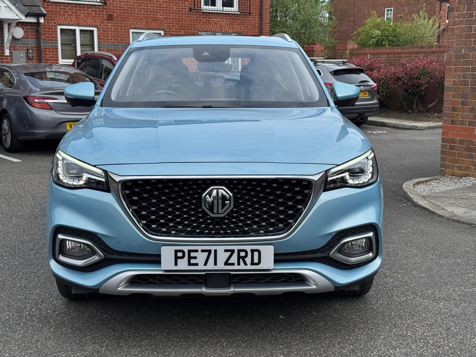 MG HS – 1.5 T-GDI 16.6 kWh Exclusive Auto