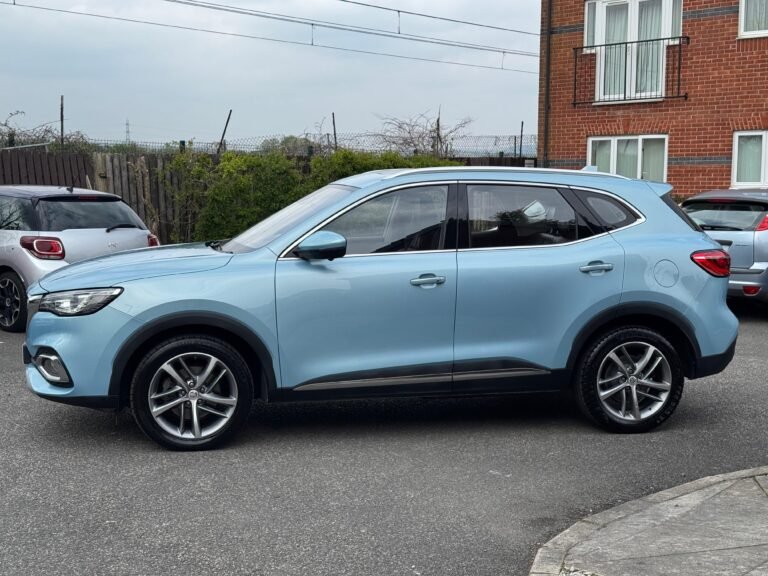 MG HS – 1.5 T-GDI 16.6 kWh Exclusive Auto