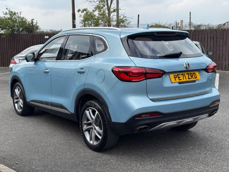 MG HS – 1.5 T-GDI 16.6 kWh Exclusive Auto