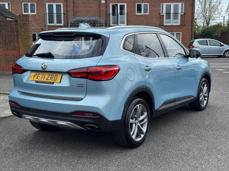 MG HS – 1.5 T-GDI 16.6 kWh Exclusive Auto