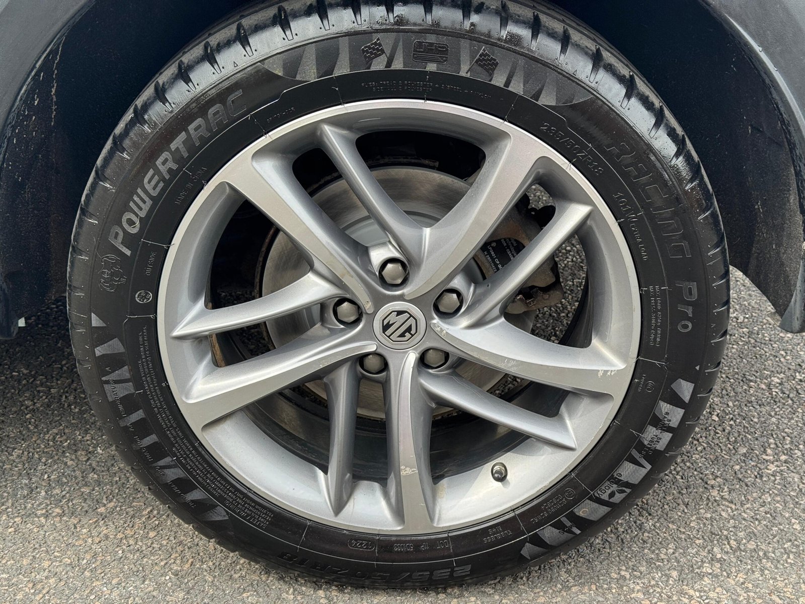 MG HS – 1.5 T-GDI 16.6 kWh Exclusive Auto