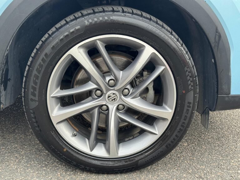 MG HS – 1.5 T-GDI 16.6 kWh Exclusive Auto